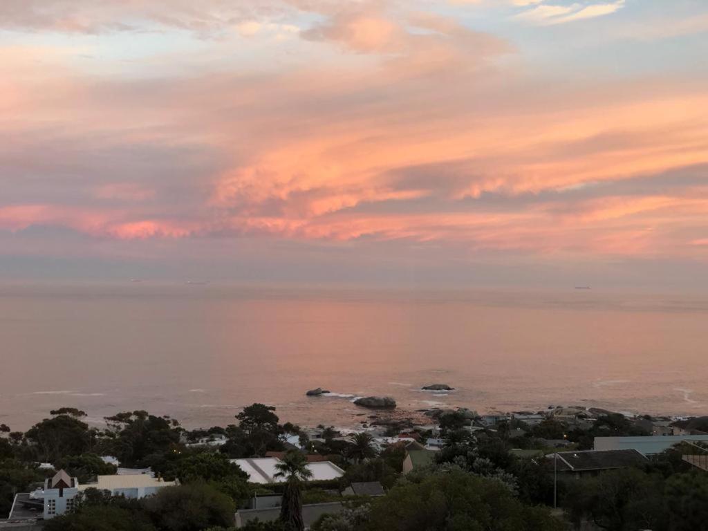 Camps Bay Blue Self-Catering Studios Cape Town Eksteriør bilde