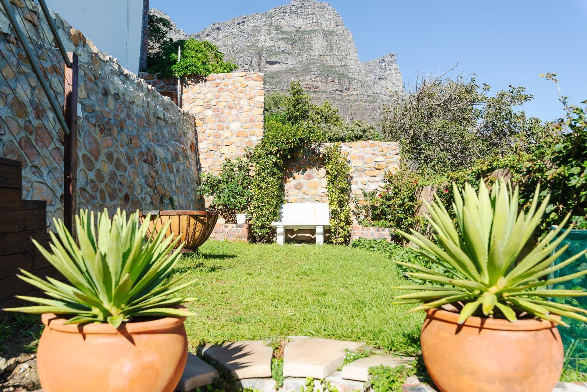 Camps Bay Blue Self-Catering Studios Cape Town Eksteriør bilde